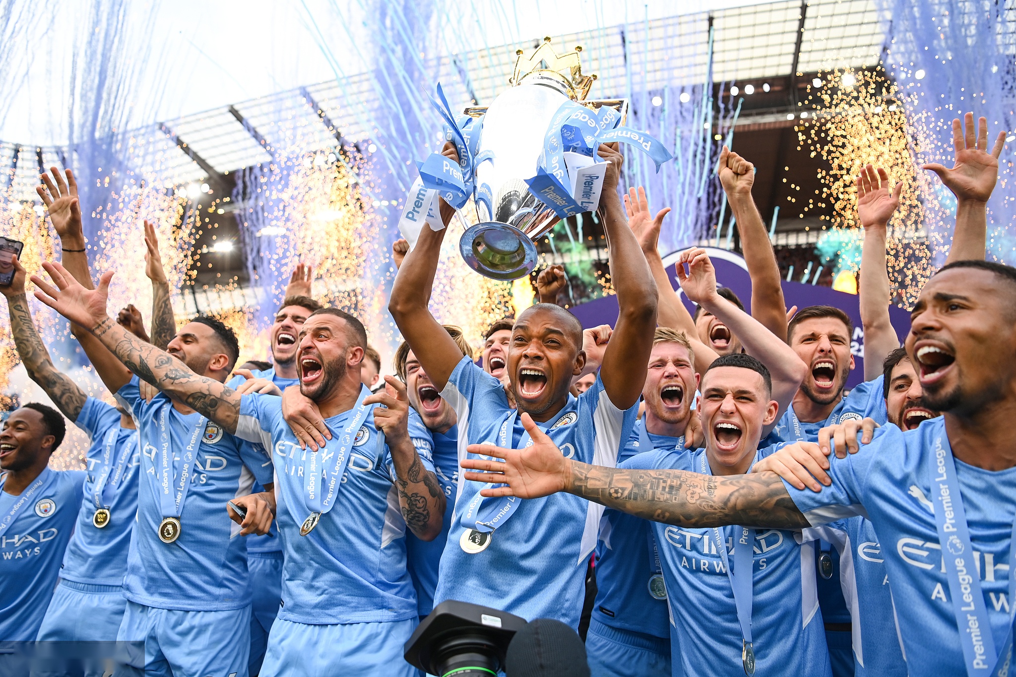 他们通过多 他们通过多